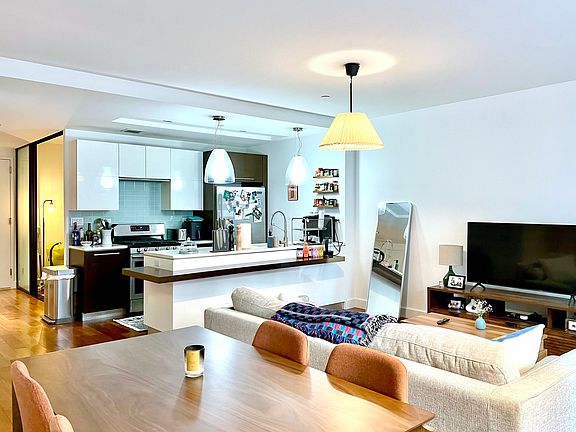 3rd image of 217 51st Ave APT 617