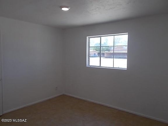 4th image of 2742 N Dodge Blvd