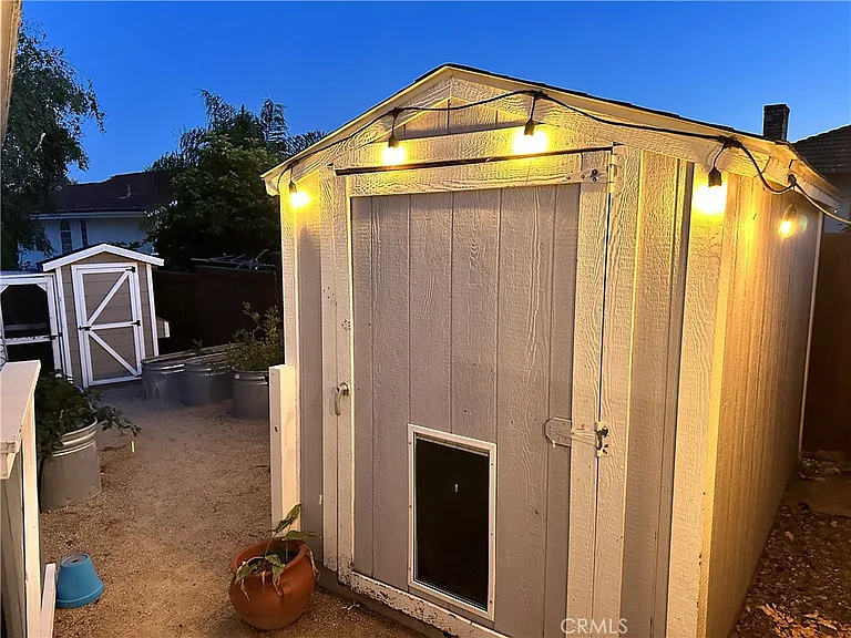 604 Village Ct — Photo 44
