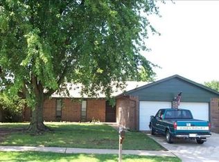 1108 SE 8th St, Moore, OK 73160