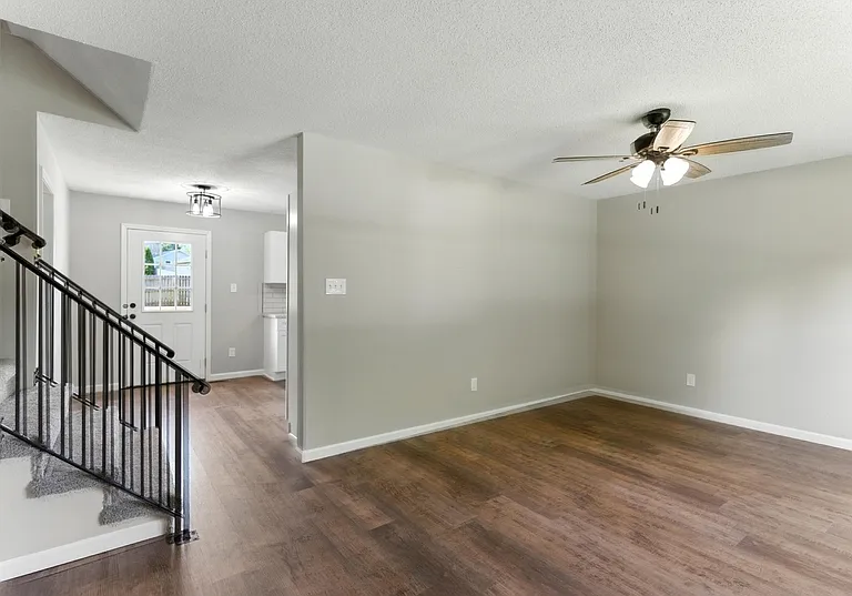 3907 Vienna Dr — Photo 10