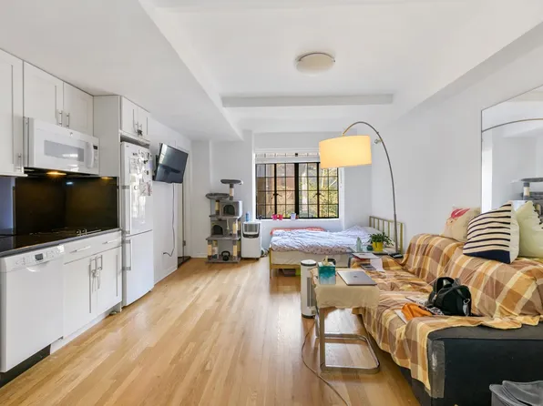 45 Tudor City Place image 1 of 4