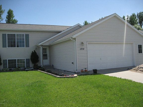 2nd image of 1771 Huntington Dr