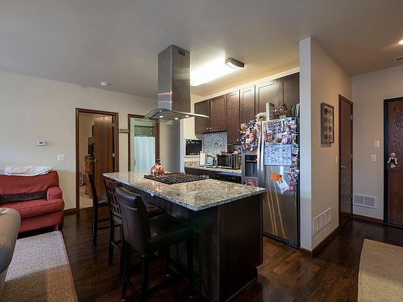 5th image of 464 N Ashland Ave #2C