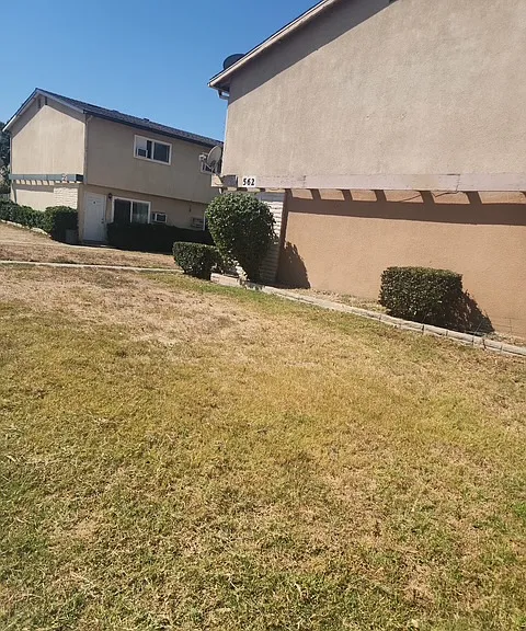 562 Penrose Dr #D — Photo 2
