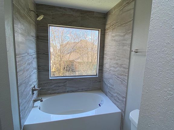 Master Bath with garden style tub