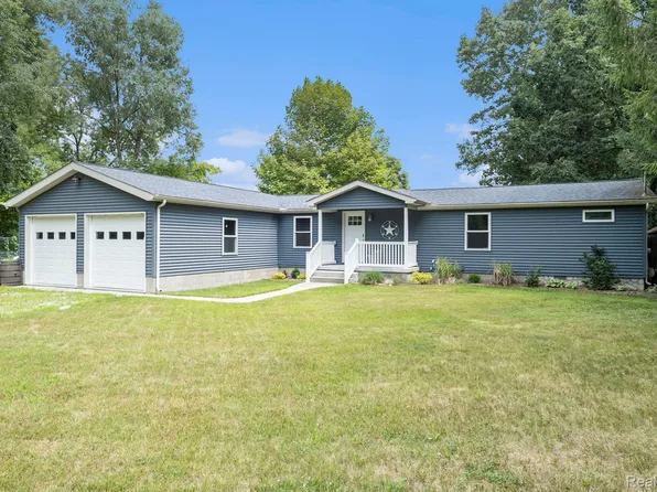 1015 Old Leake Ct, Holly, MI 48442