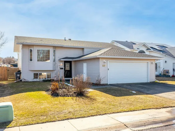 5107 45th St, Cold Lake, AB T9M 1Z7