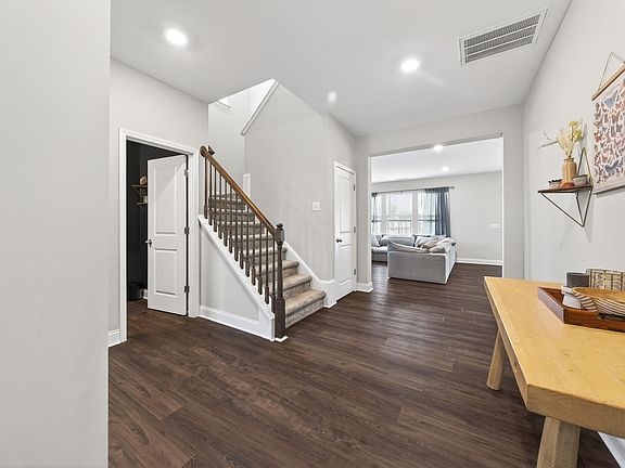 3rd image of 31 Wood Barn Ct