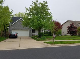 5301 N Rothmere Dr, Peoria, IL 61615