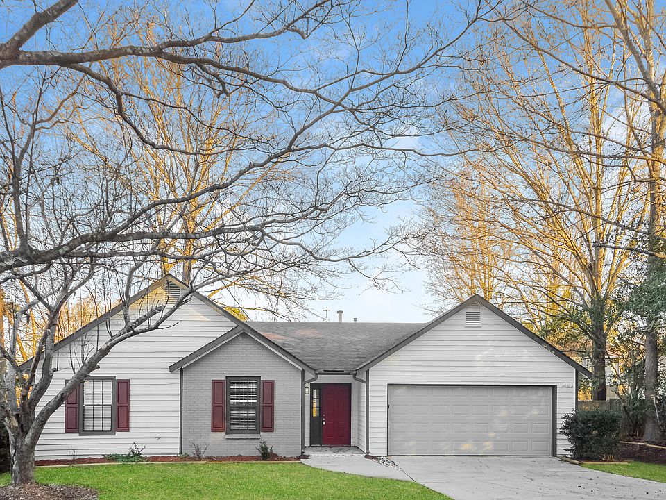 1st image of 332 Windsor Walk SE