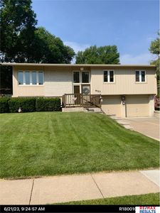 9323 O St, Omaha, NE, 68127