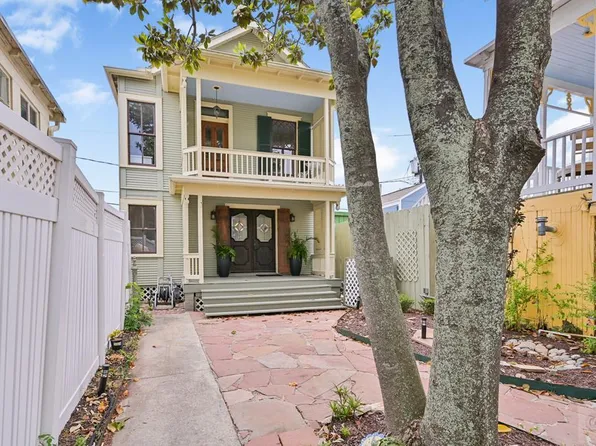 611 Church St, Galveston, TX 77550