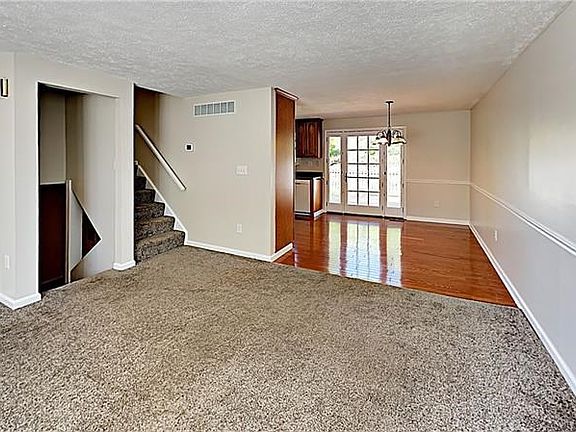 3rd image of 125 Lager Dr