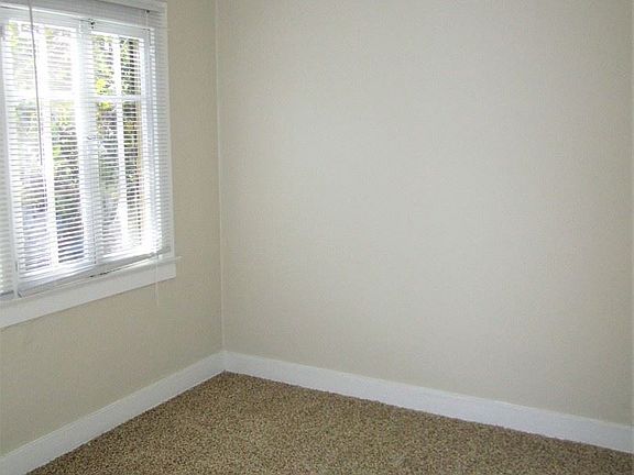 5th image of 218 N Olive St APT 6