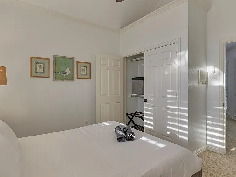 904 Tiffany Ln — Photo 36