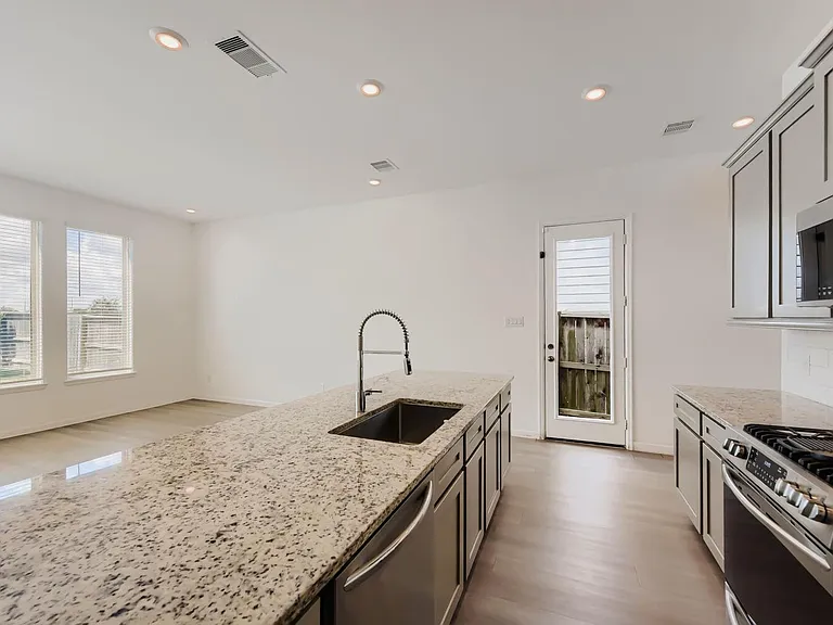 4146 Balboa Dr — Photo 10