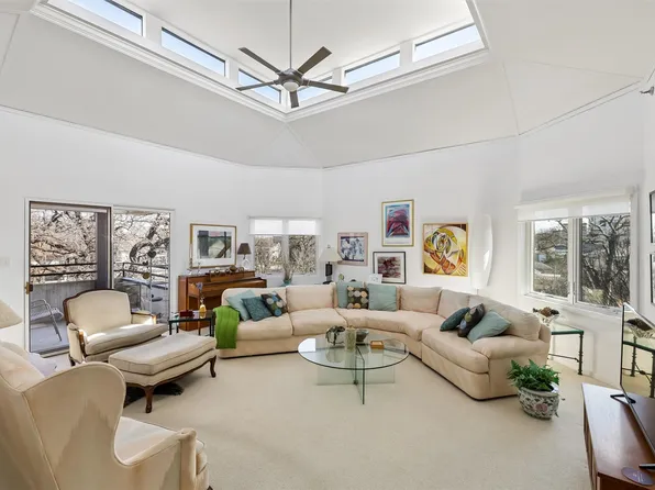 3930 Grand Ave APT 402, Des Moines, IA 50312