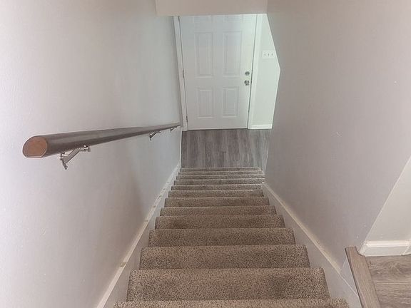 5th image of 10115 Island Rd APT A