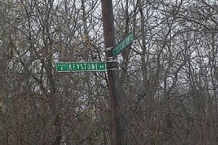 2nd image of 1042 S Keystone Ave