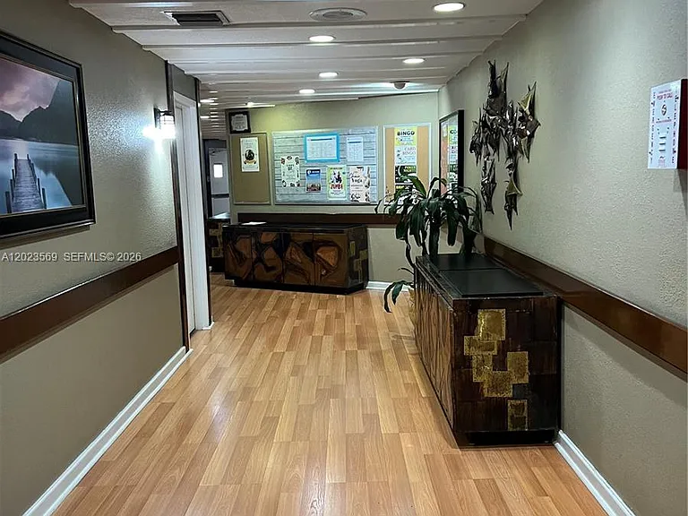 1400 Saint Charles Pl #323 — Photo 30