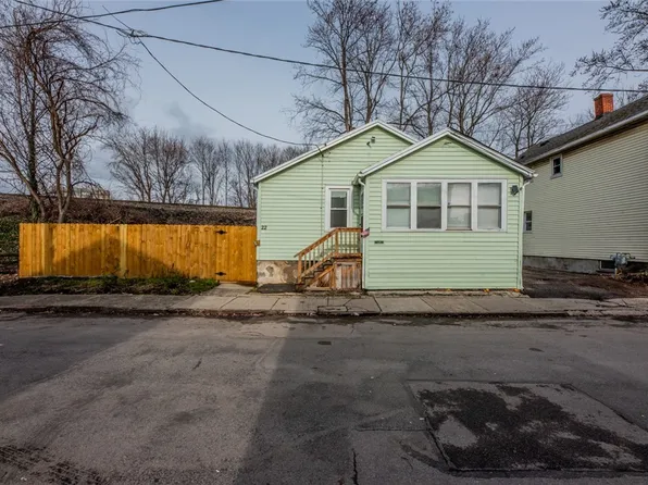22 Skuse St, Rochester, NY 14605