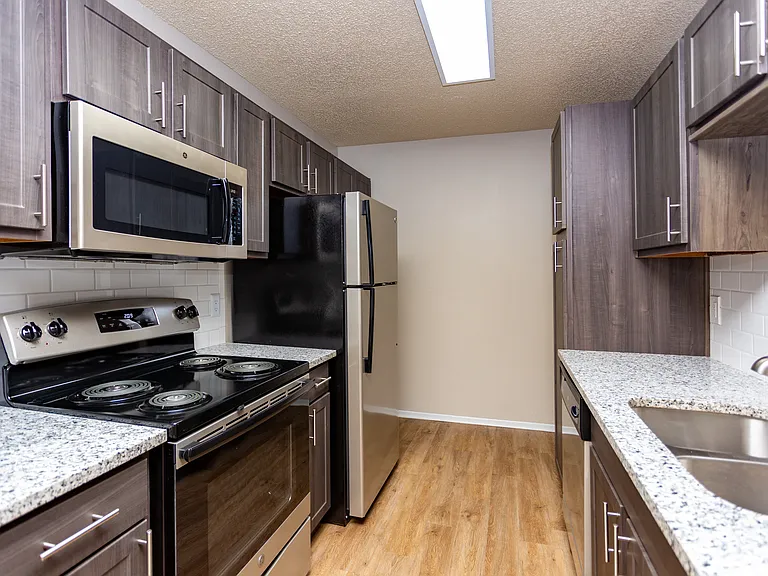 Chappell Hill Apartments — Photo 3