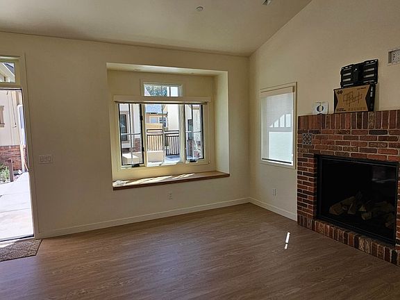 4th image of 520 E Clark Ave #2