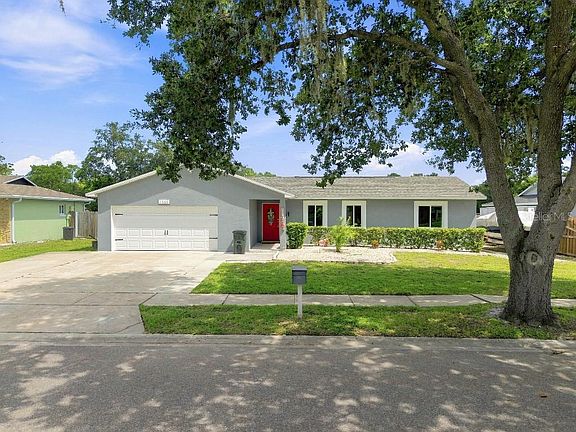 3rd image of 1660 GLADIOLAS DRIVE