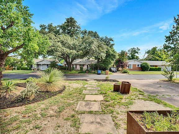 3rd image of 1616 Ashberry Dr