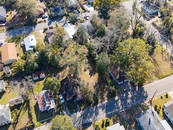 3rd image of 713 Dent St