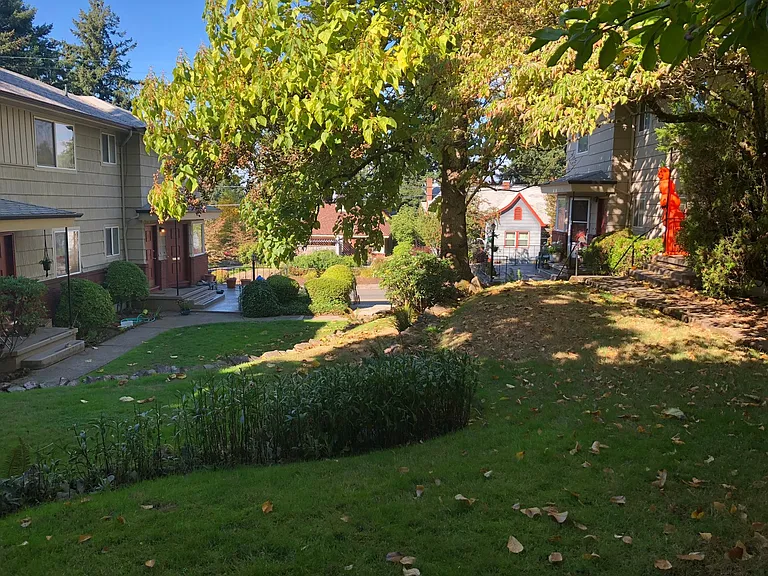 6634 E Burnside St #A — Photo 5