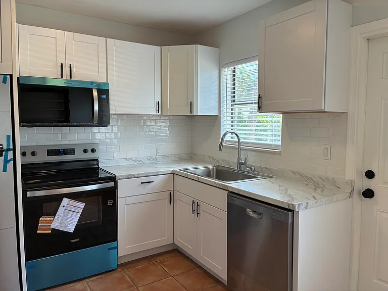 130 S Lakeside Dr #1 — Photo 7