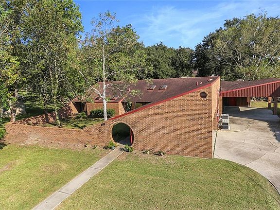2nd image of 107 Lake Park Dr