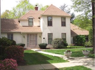 19 Highfield Ln, Wayne, PA 19087