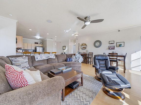 3rd image of 1220 E Locust STREET #309
