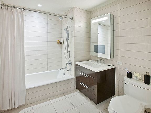 4th image of 227 W 77th St APT 9-M