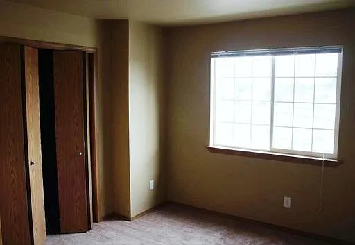 954 N Bluffwood Ln — Photo 6