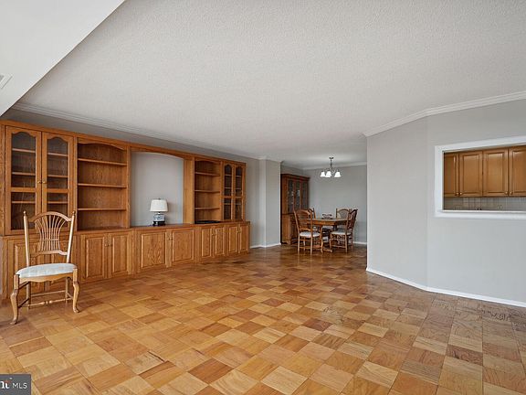 4th image of 3800 Fairfax Dr APT 1204