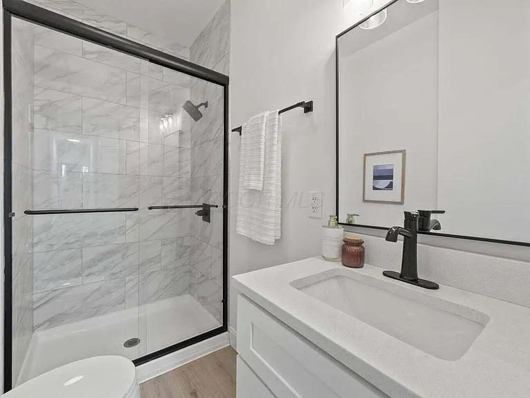 550 W Town St #550 — Photo 14