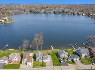 9548 Round Lake Blvd, White Lake, MI