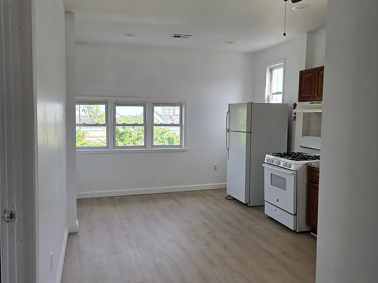782 Bergen St #3 — Photo 6