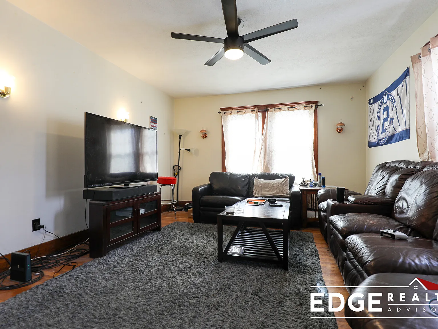 3 bed, 1.0 bath, $3,300 — Photo 3