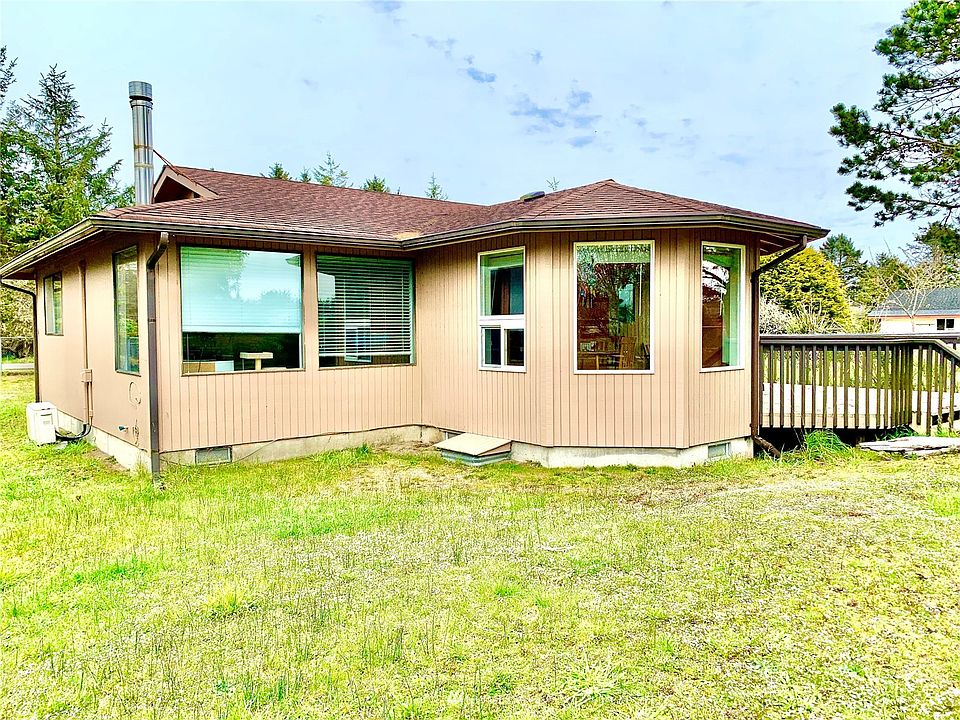 1st image of 681 Island Cir SE