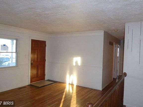 2nd image of 543 Kenora Dr