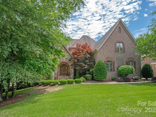 1716 Funny Cide Dr, Waxhaw, NC 28173