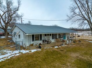 1297 NW Barwick Dr, Hamilton, MO 64644