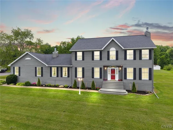 331 Hickory Ln, Central Square, NY 13036