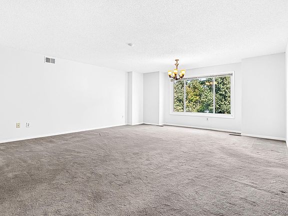 4th image of 70 Chester Lane