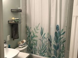 16905 Woolworth Ave, Omaha, NE 68130